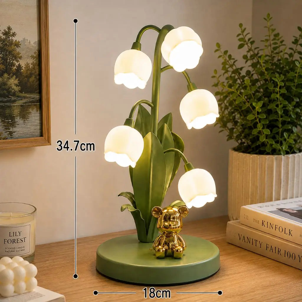 Green flower table lamp with five lily-style glass shades, 34.7 cm height, 18 cm base